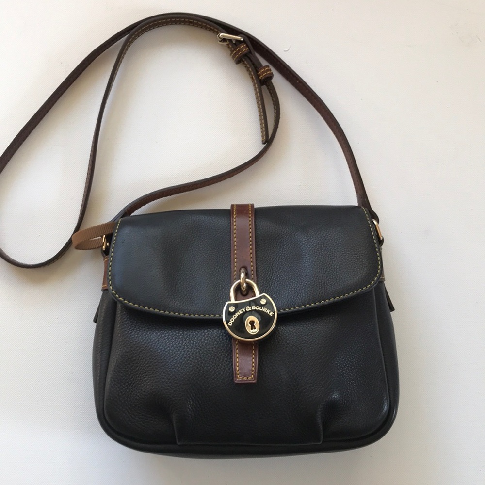 ... Dooney & Bourne Bag